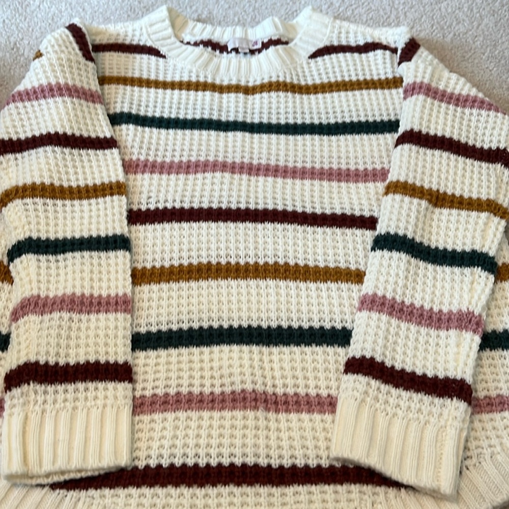 So juniors small sweater